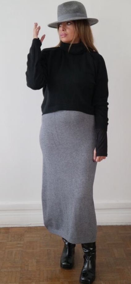 Ensemble pull dégaine et robe débardeur dégaine