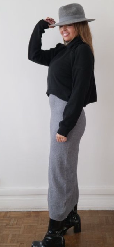 Ensemble pull dégaine et robe débardeur dégaine