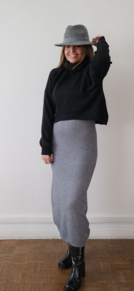 Ensemble pull dégaine et robe débardeur dégaine